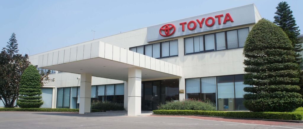 ベトナム基礎情報・経済・ビジネス動向を徹底解説：どんな国？:
TOYOTA